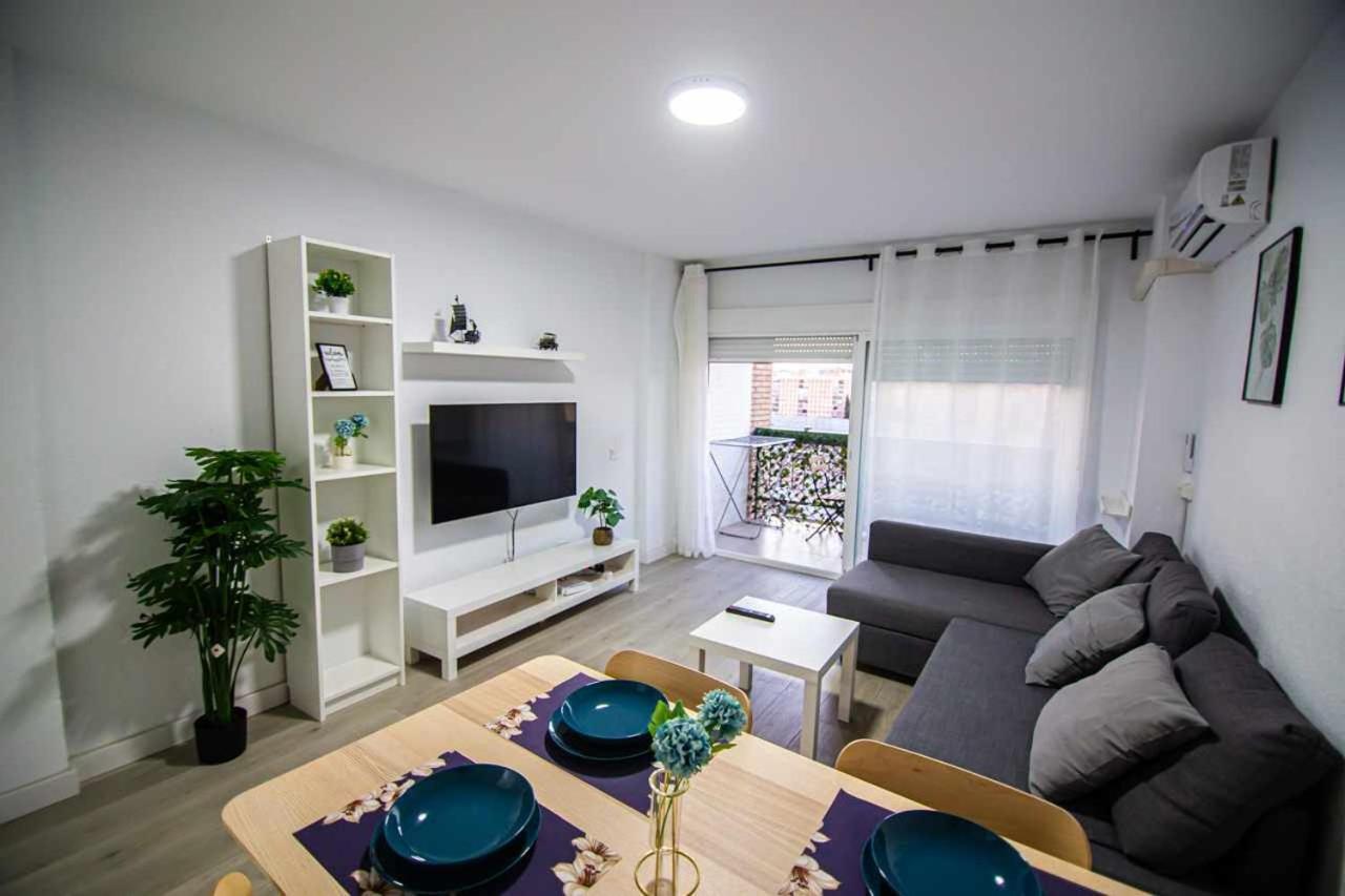 Apartamento Heroes De Sostoa Malaga Luaran gambar